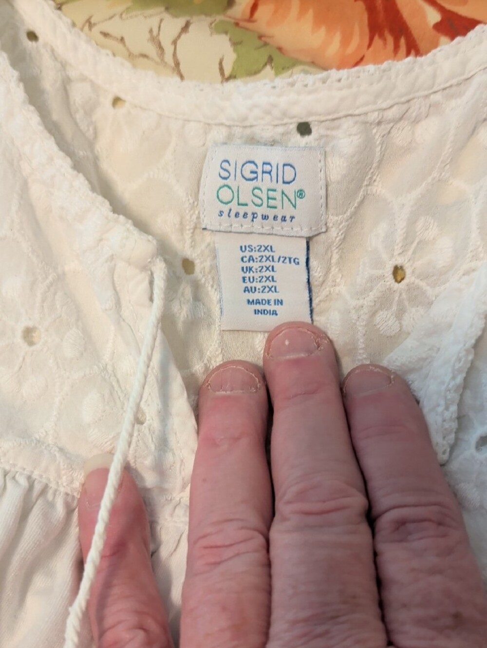 Sigrid Olsen- 2XL Sleepwear White Eyelet Tie-Front Sleeveless - Picture 3 of 12